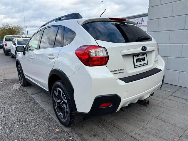 Photo of 2017 Crystal White Pearl Subaru Crosstrek