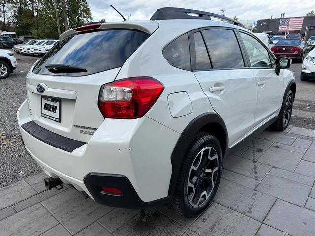 Photo of 2017 Crystal White Pearl Subaru Crosstrek