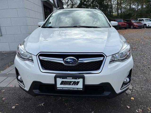 Photo of 2017 Crystal White Pearl Subaru Crosstrek