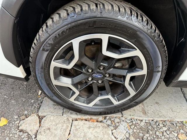 Photo of 2017 Crystal White Pearl Subaru Crosstrek