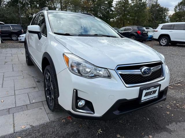 Photo of 2017 Crystal White Pearl Subaru Crosstrek