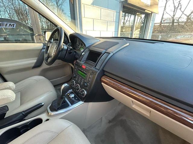 Photo of 2010 Blue Land Rover LR2