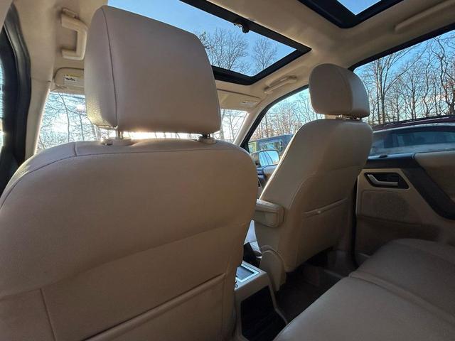 Photo of 2010 Blue Land Rover LR2