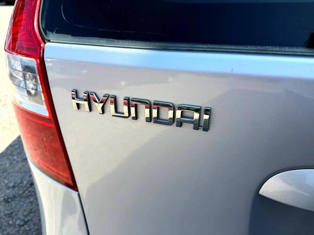 Photo of 2011 Shimmering Silver Metallic Hyundai Elantra Touring