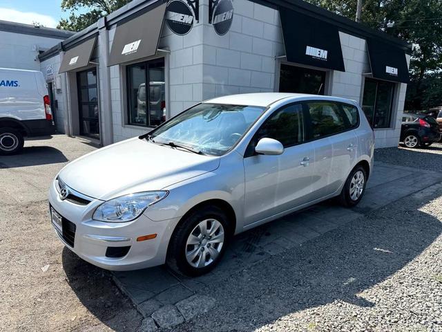Photo of 2011 Shimmering Silver Metallic Hyundai Elantra Touring