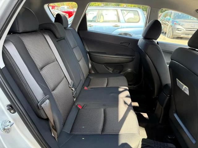 Photo of 2011 Shimmering Silver Metallic Hyundai Elantra Touring
