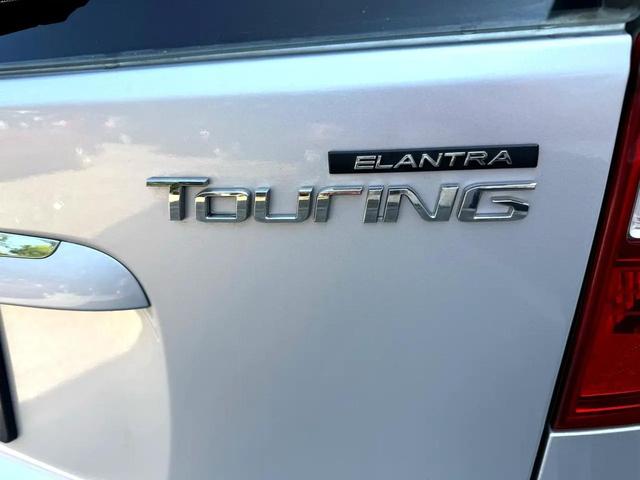 Photo of 2011 Shimmering Silver Metallic Hyundai Elantra Touring