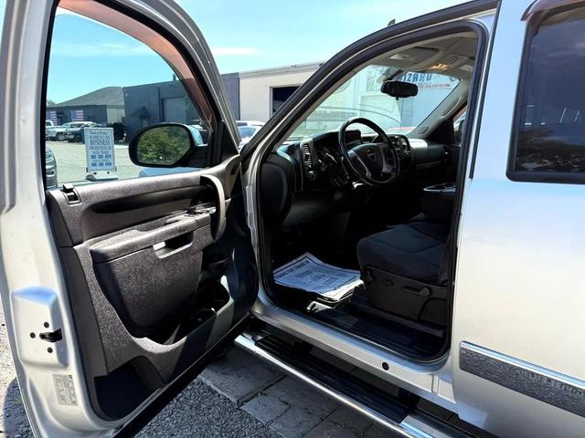 Photo of 2011 Pure Silver Metallic GMC Sierra 1500