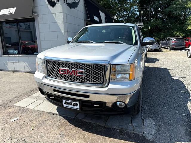 Photo of 2011 Pure Silver Metallic GMC Sierra 1500