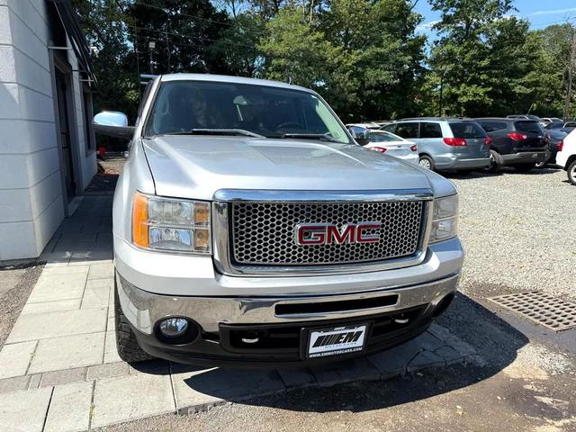 Photo of 2011 Pure Silver Metallic GMC Sierra 1500