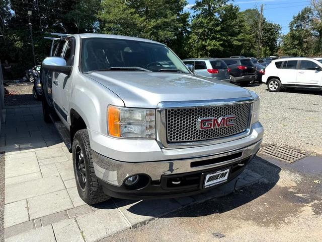 Photo of 2011 Pure Silver Metallic GMC Sierra 1500