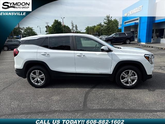 Photo of 2024 Summit White GMC Terrain