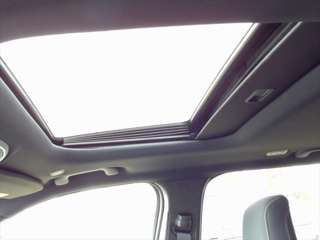 Photo of 2025 Bright White Jeep Grand Cherokee