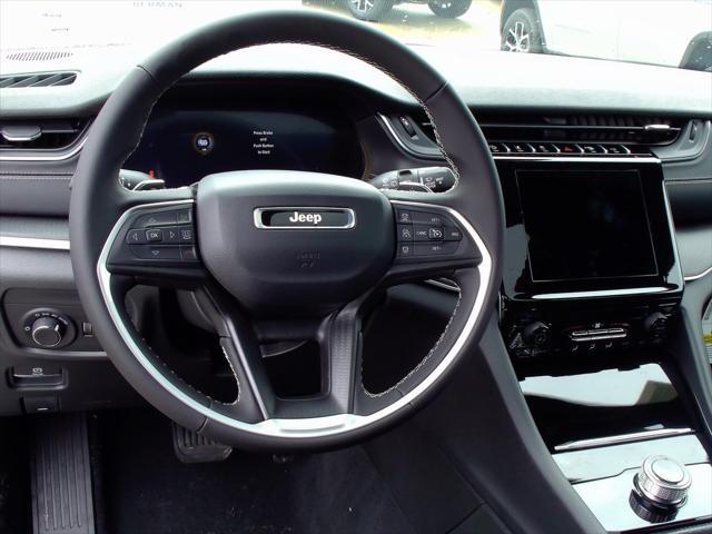 Photo of 2025 Bright White Jeep Grand Cherokee