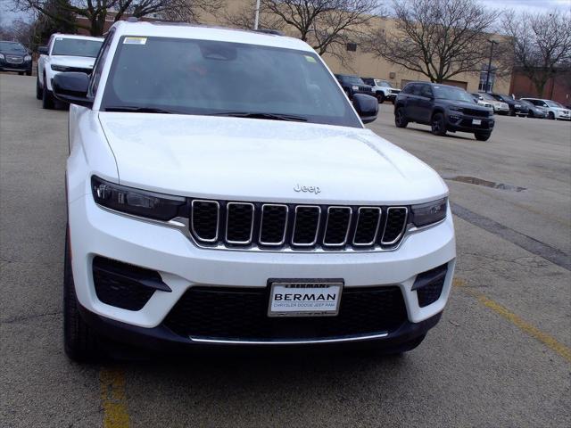 Photo of 2025 Bright White Jeep Grand Cherokee