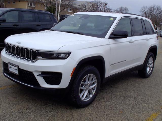 Photo of 2025 Bright White Jeep Grand Cherokee