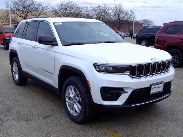 Photo of 2025 Bright White Jeep Grand Cherokee