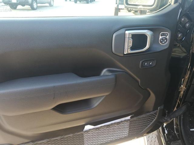 Photo of 2025 Black Clearcoat Jeep Wrangler