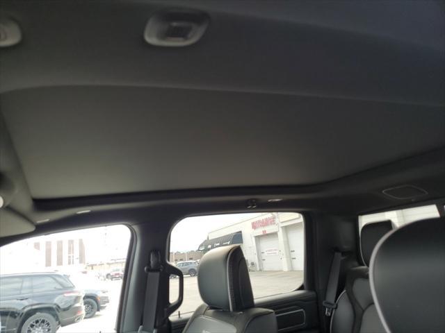 Photo of 2025 Diamond Black Crystal Pearlcoat RAM 1500