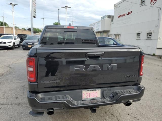 Photo of 2025 Diamond Black Crystal Pearlcoat RAM 1500