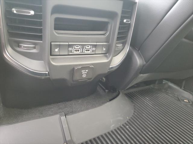 Photo of 2025 Diamond Black Crystal Pearlcoat RAM 1500