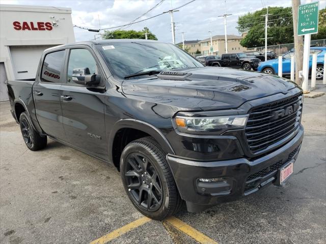 Photo of 2025 Diamond Black Crystal Pearlcoat RAM 1500