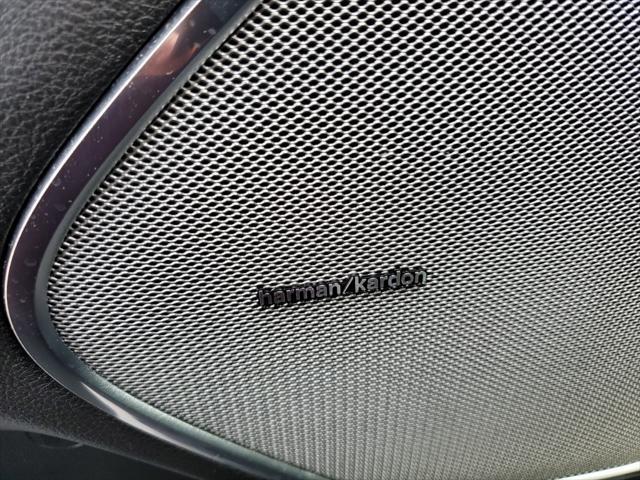 Photo of 2025 Diamond Black Crystal Pearlcoat RAM 1500