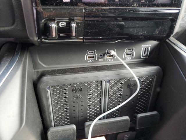 Photo of 2025 Diamond Black Crystal Pearlcoat RAM 1500