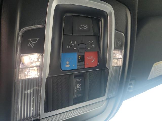 Photo of 2025 Bright White RAM 1500