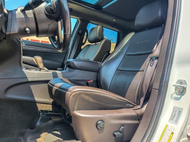 Photo of 2017 Ivory 3-Coat Jeep Grand Cherokee