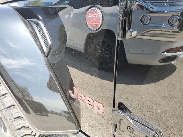 Photo of 2025 Black Clearcoat Jeep Gladiator