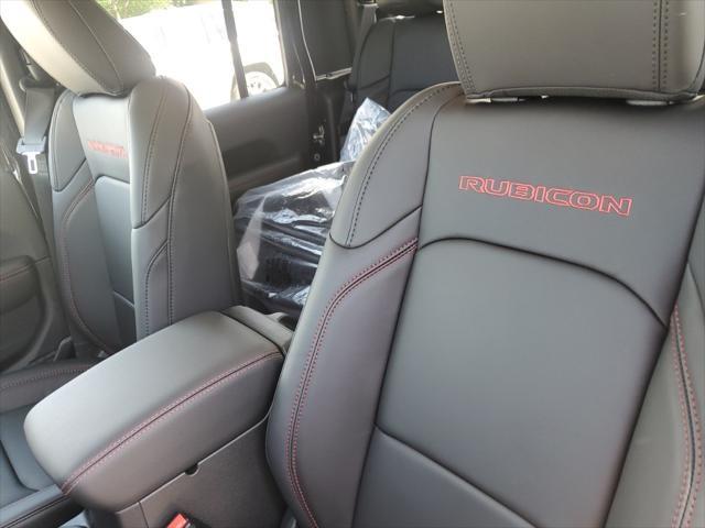 Photo of 2025 Black Clearcoat Jeep Gladiator
