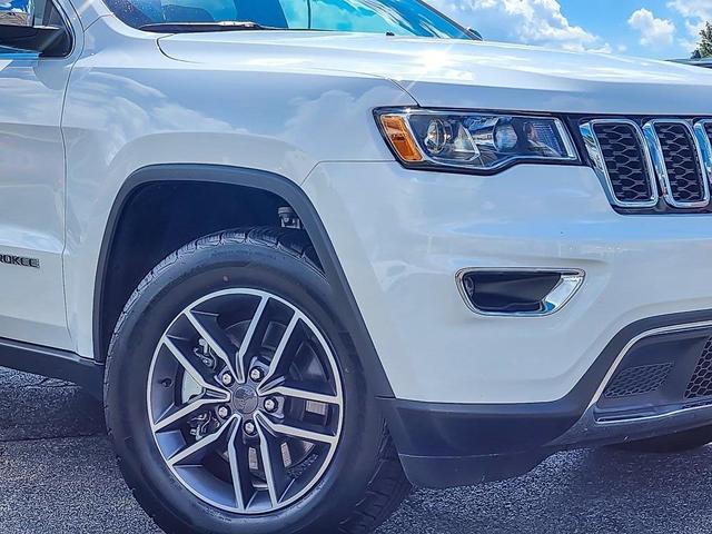 Photo of 2022 Bright White Clearcoat Jeep Grand Cherokee