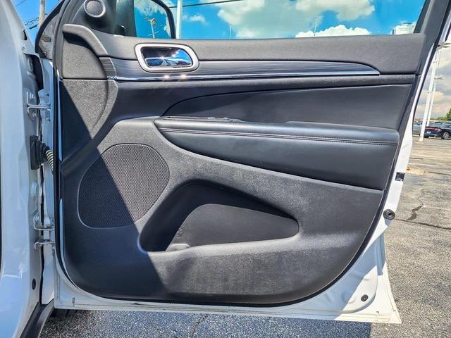 Photo of 2022 Bright White Clearcoat Jeep Grand Cherokee