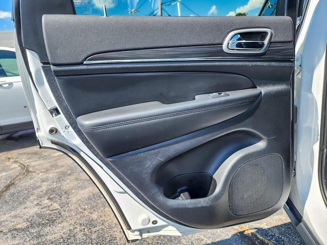 Photo of 2022 Bright White Clearcoat Jeep Grand Cherokee