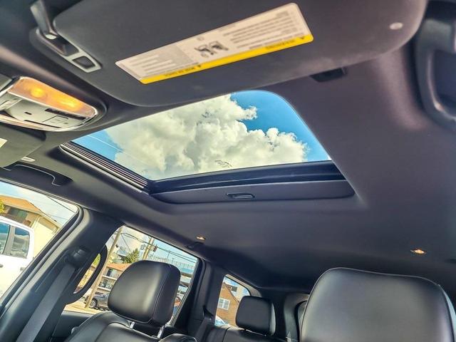 Photo of 2022 Bright White Clearcoat Jeep Grand Cherokee