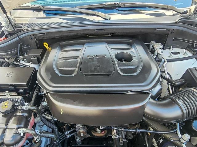 Photo of 2022 Bright White Clearcoat Jeep Grand Cherokee