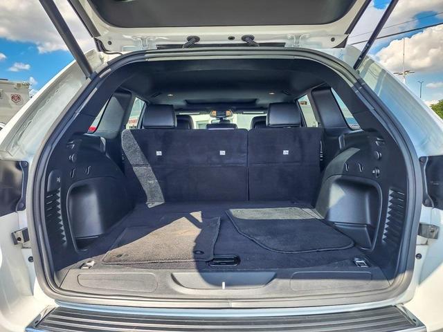 Photo of 2022 Bright White Clearcoat Jeep Grand Cherokee
