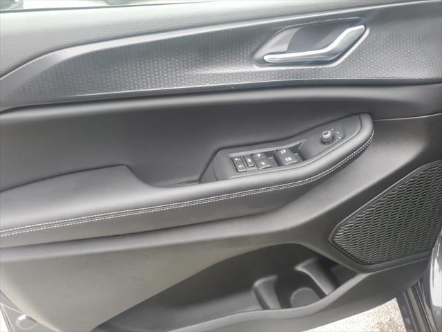 Photo of 2025 Baltic Gray Metallic Clearcoat Jeep Grand Cherokee L