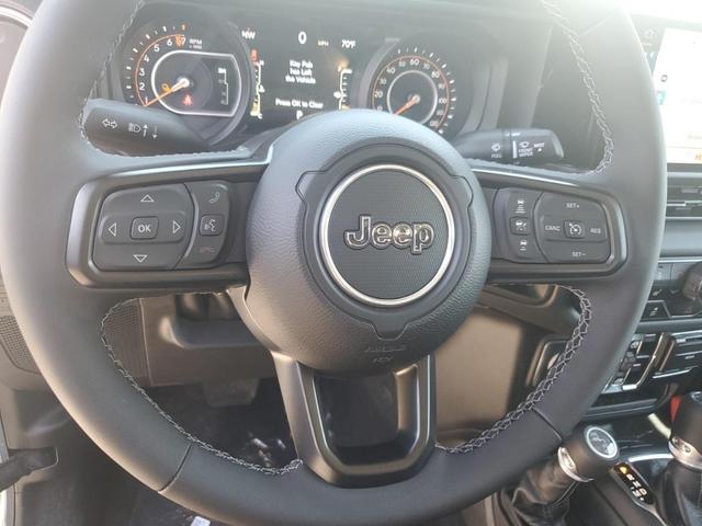 Photo of 2025 Anvil Clearcoat Jeep Gladiator