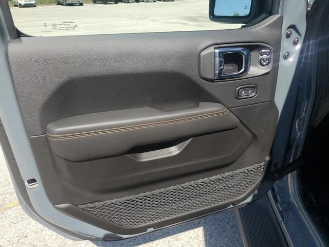 Photo of 2025 Anvil Clearcoat Jeep Gladiator