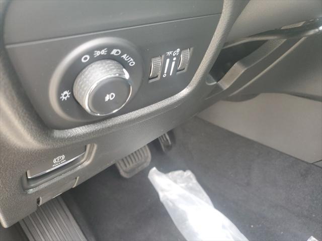 Photo of 2025 Grey Jeep Grand Cherokee