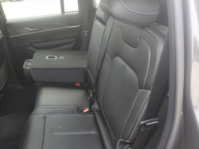 Photo of 2025 Grey Jeep Grand Cherokee