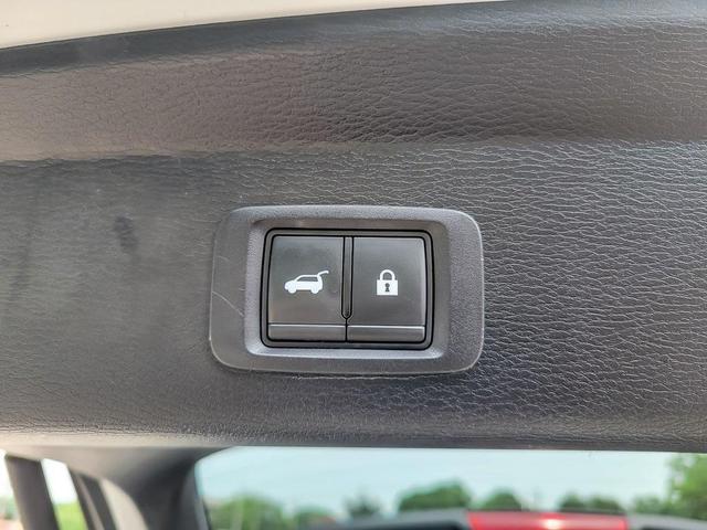 Photo of 2023 White Diamond Mitsubishi Outlander