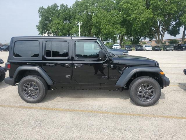Photo of 2025 Black Clearcoat Jeep Wrangler