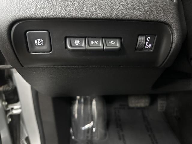 Photo of 2022 Quicksilver Metallic Buick Enclave