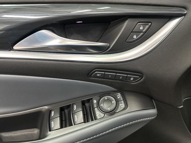 Photo of 2022 Quicksilver Metallic Buick Enclave
