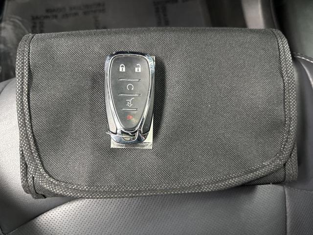 Photo of 2022 Quicksilver Metallic Buick Enclave