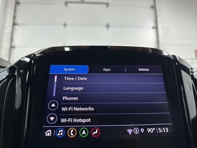 Photo of 2022 Iridescent Pearl Tricoat Chevrolet Traverse