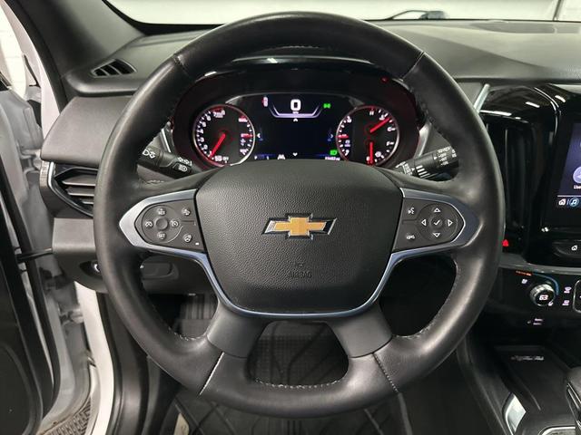 Photo of 2022 Iridescent Pearl Tricoat Chevrolet Traverse
